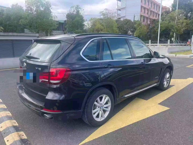 福州16年宝马X59