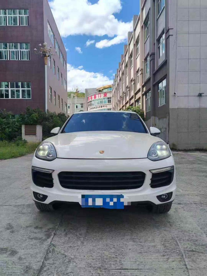 三明17年保时捷卡宴1