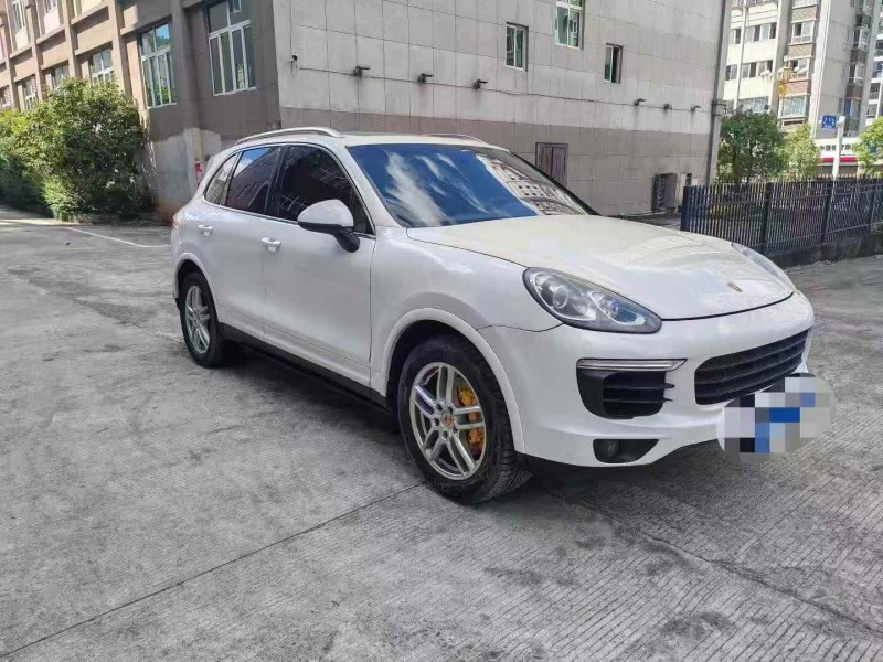 三明17年保时捷卡宴3