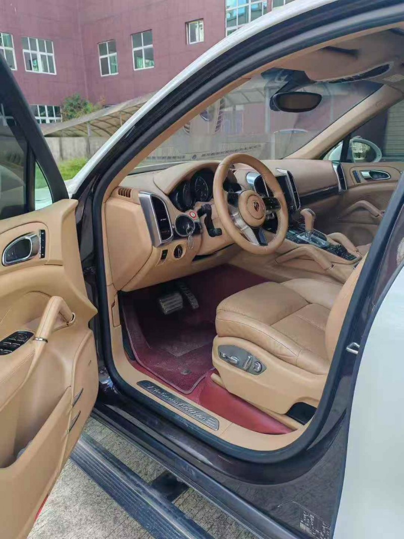 三明17年保时捷卡宴4