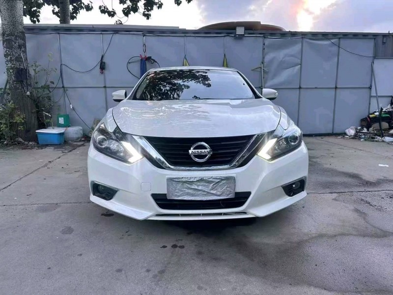 青岛18年日产天籁1