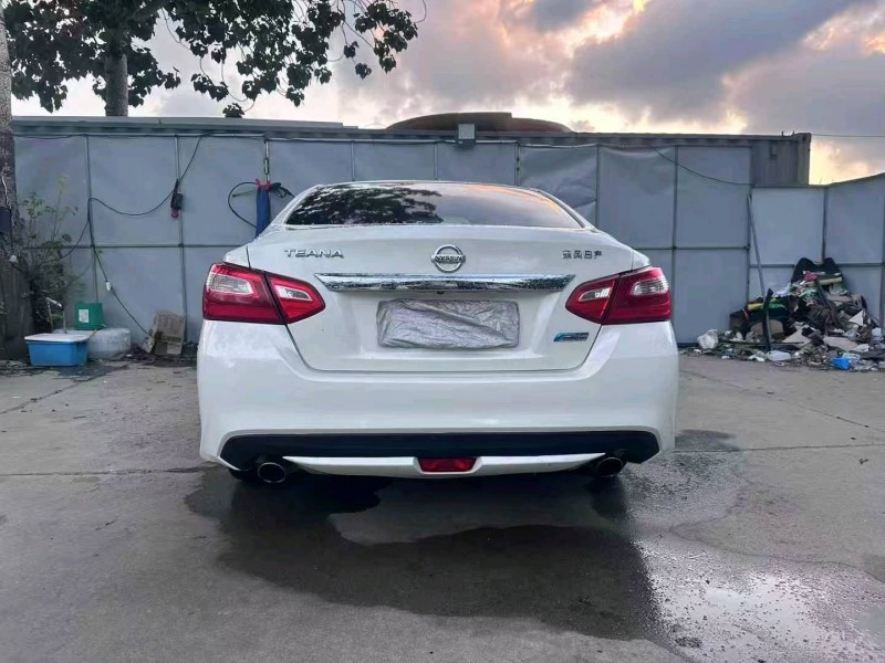 青岛18年日产天籁9