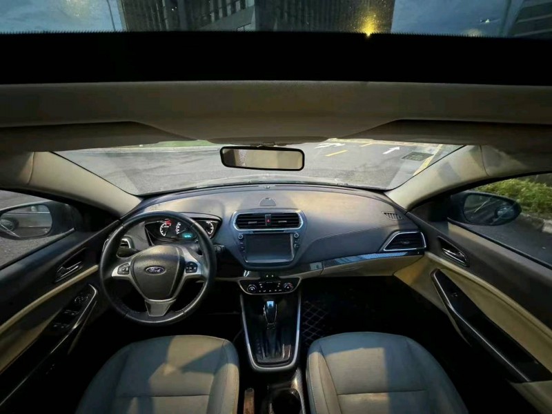 广州17年福特福克斯8