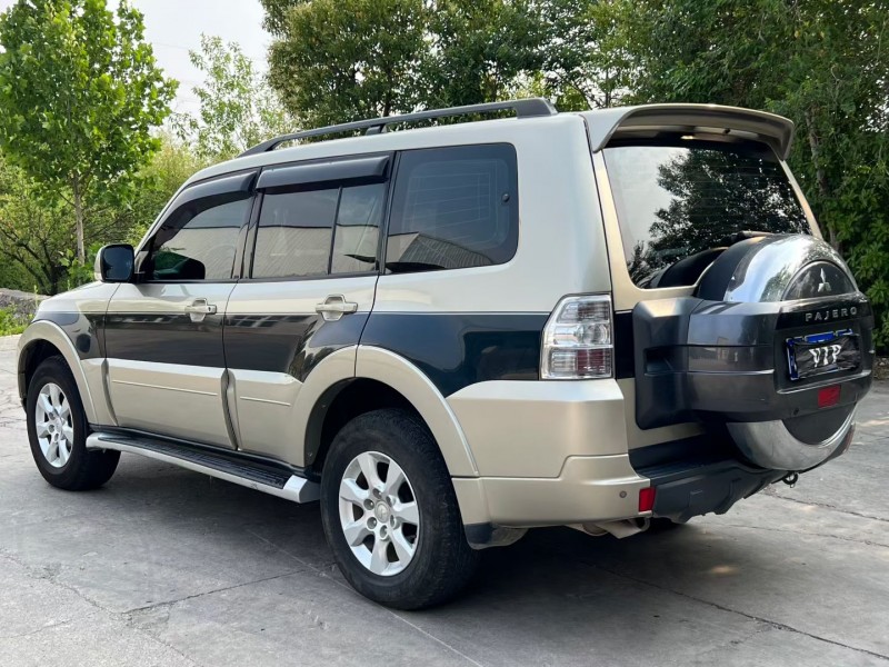 徐州18年三菱帕杰罗5