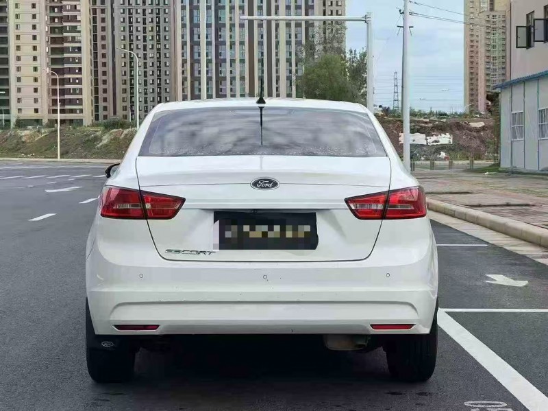 郑州17年福特福睿斯9