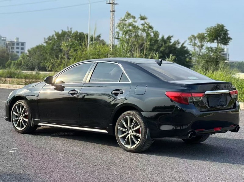 汕头13年丰田锐志7