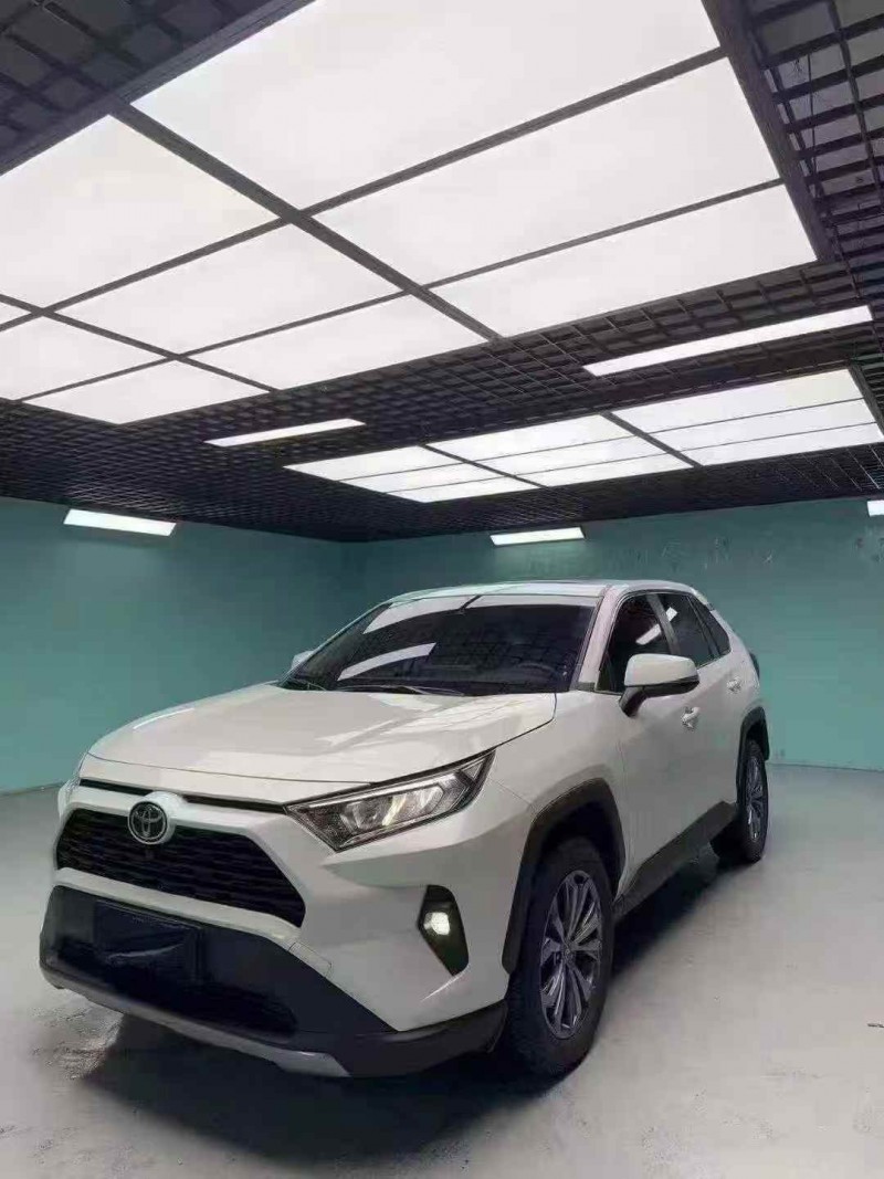 成都23年丰田RAV4荣放3