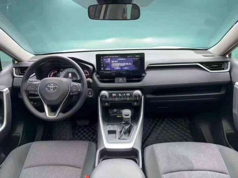 成都23年丰田RAV4荣放4