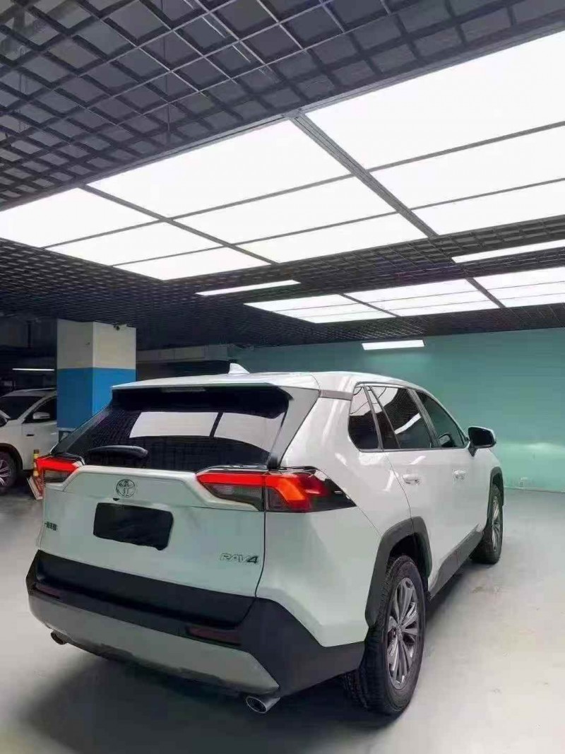 成都23年丰田RAV4荣放8