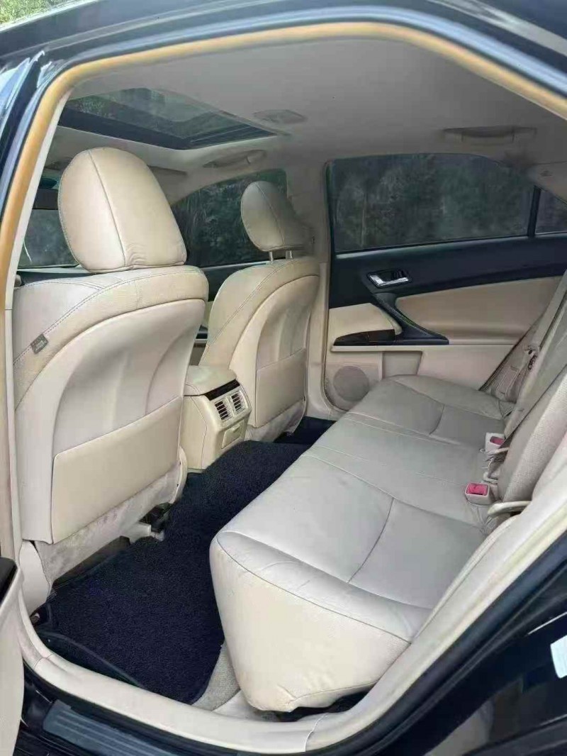 湘潭11年丰田锐志4