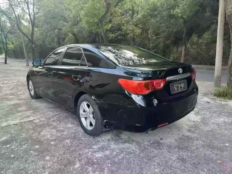 湘潭11年丰田锐志7