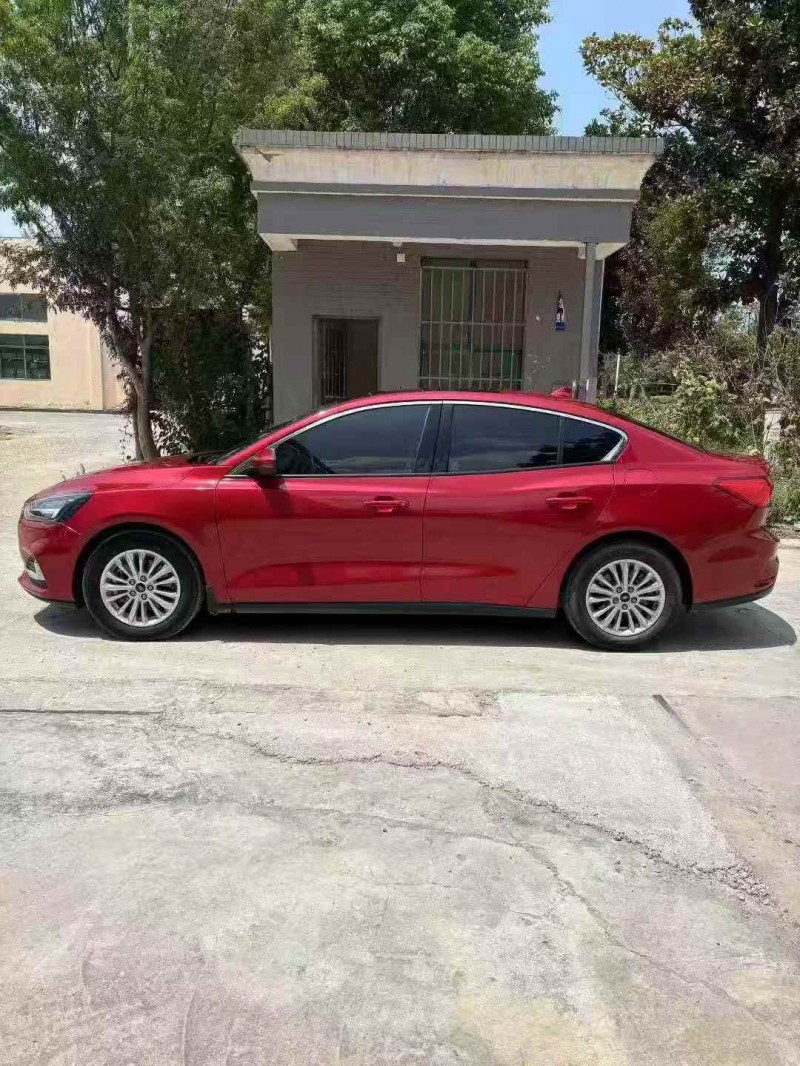 襄阳22年福特福克斯6