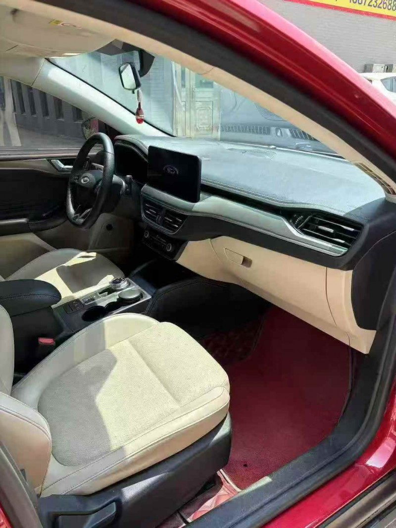 襄阳22年福特福克斯7