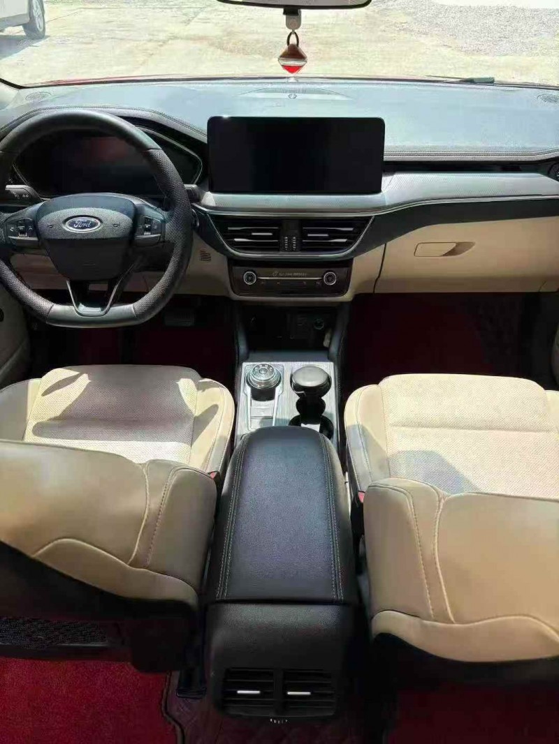 襄阳22年福特福克斯8