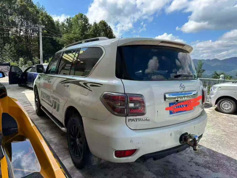 邵阳19年日产途乐9