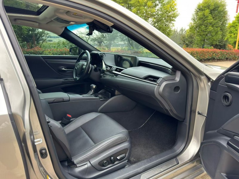 盐城19年雷克萨斯ES7