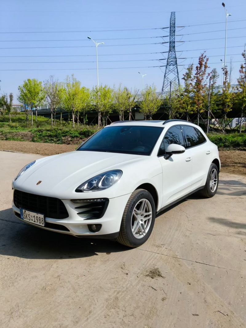 青岛17年保时捷Macan3