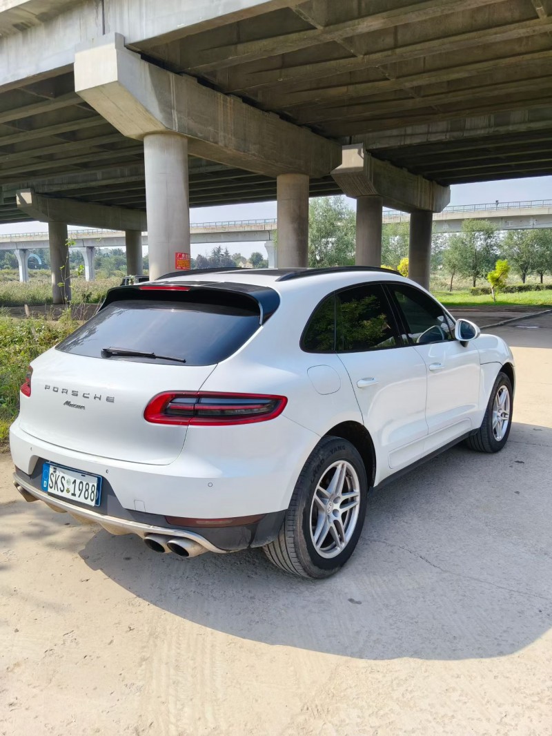 青岛17年保时捷Macan7