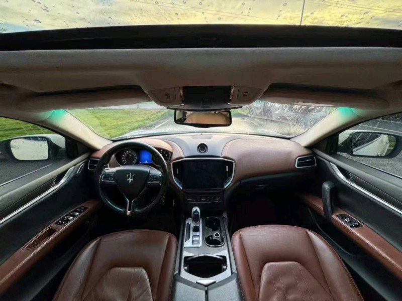 广州16年玛莎拉蒂Ghibli8