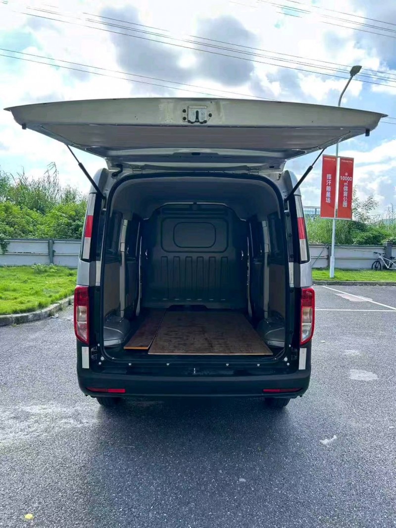 广州25年长安汽车跨越6