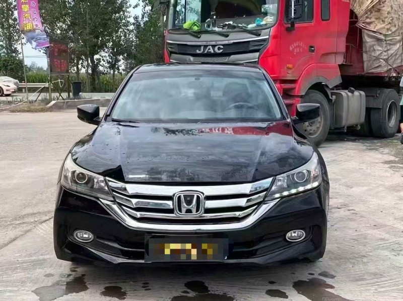 菏泽16年本田雅阁1