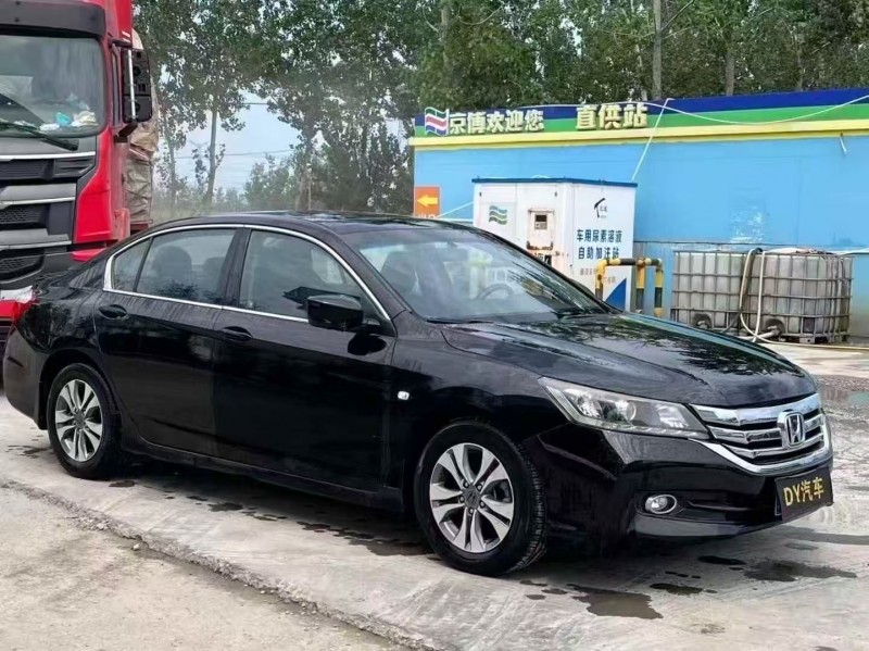 菏泽16年本田雅阁2