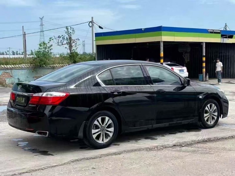 菏泽16年本田雅阁7