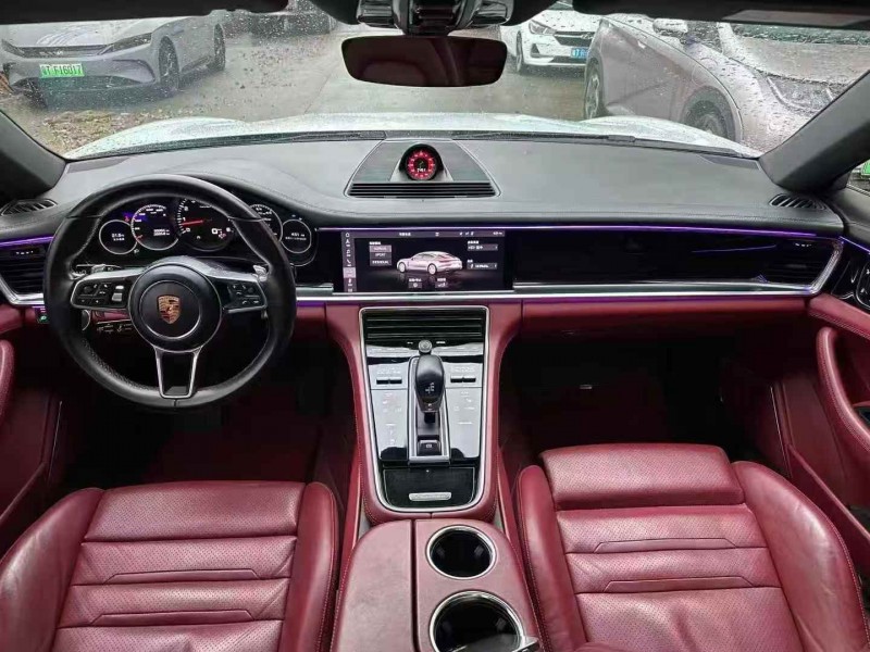 中山19年保时捷帕拉梅拉6