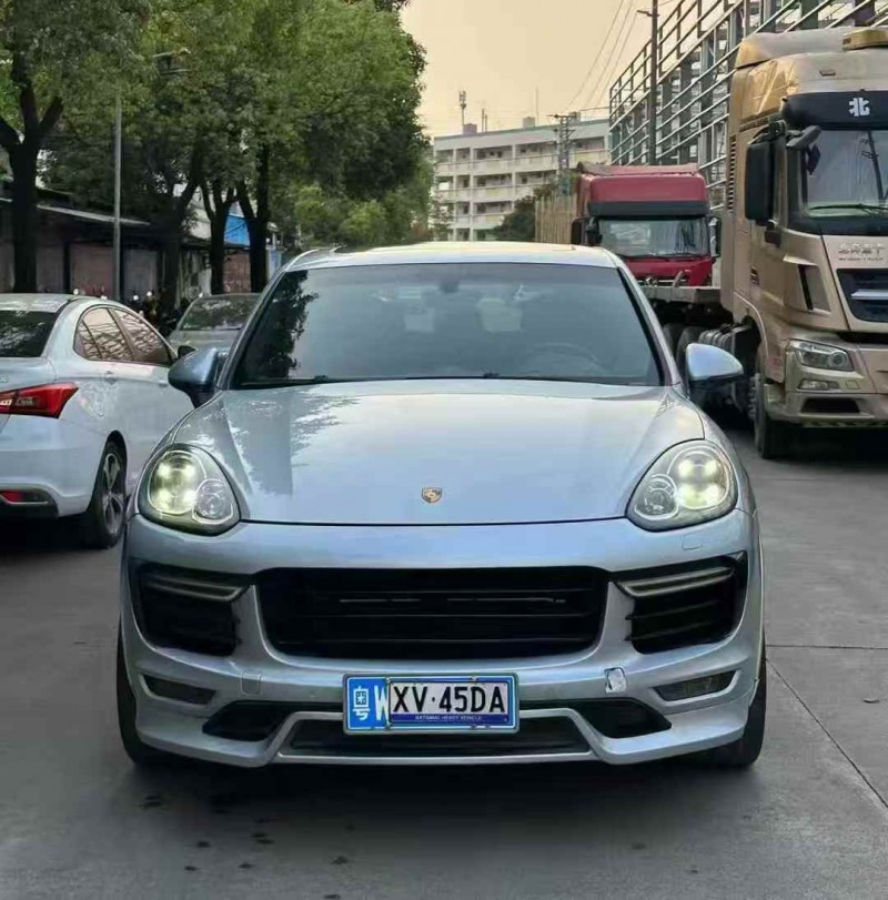 中山18年保时捷卡宴1