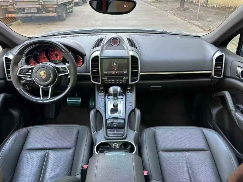 中山18年保时捷卡宴3