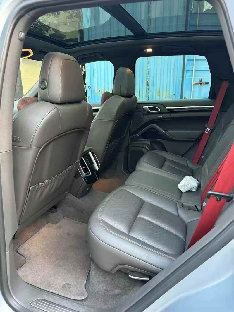 中山18年保时捷卡宴4