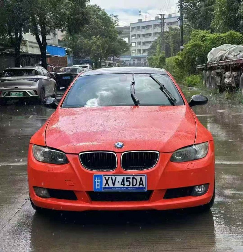 中山09年宝马3系1