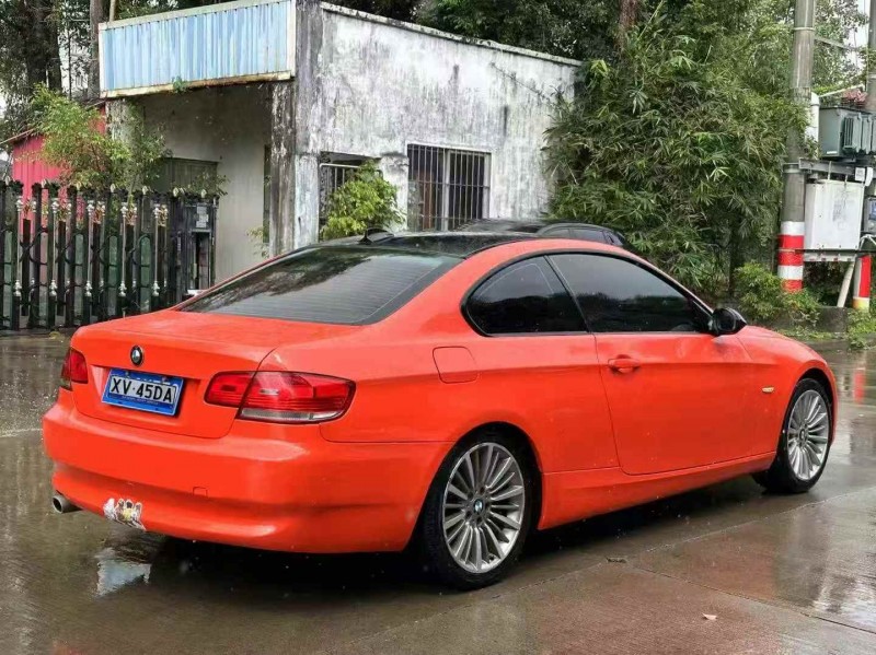 中山09年宝马3系4