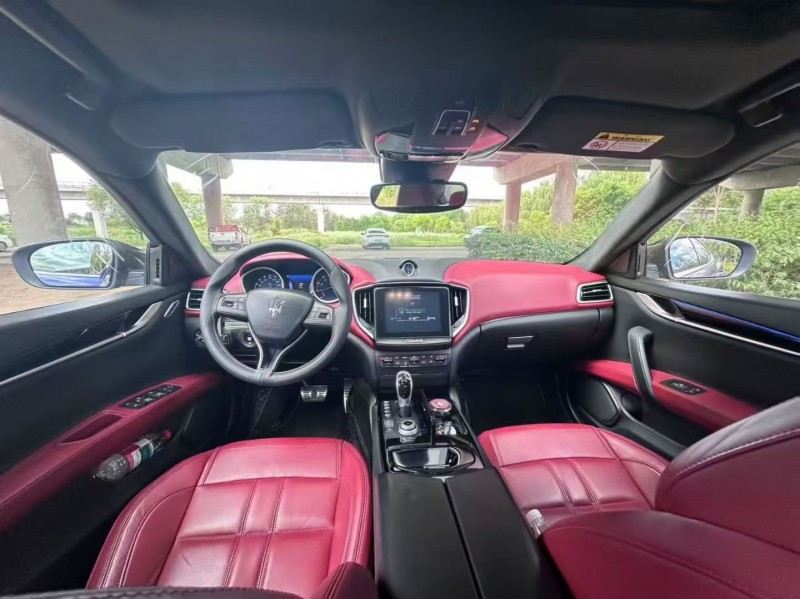 青岛17年玛莎拉蒂Ghibli5