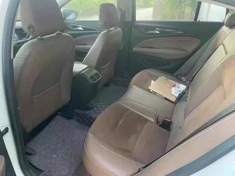 菏泽20年别克君威5