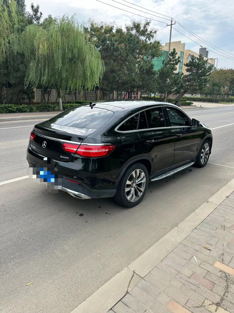 青岛16年奔驰GLE3