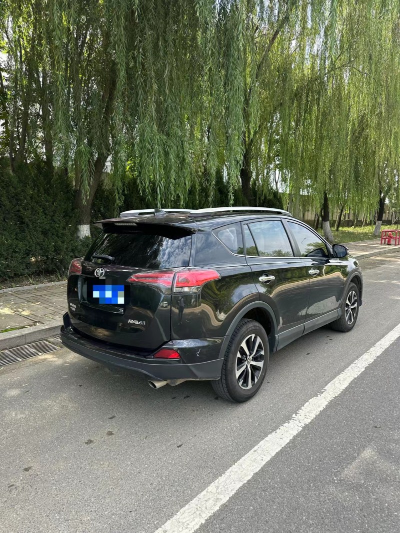 青岛17年丰田RAV4荣放4