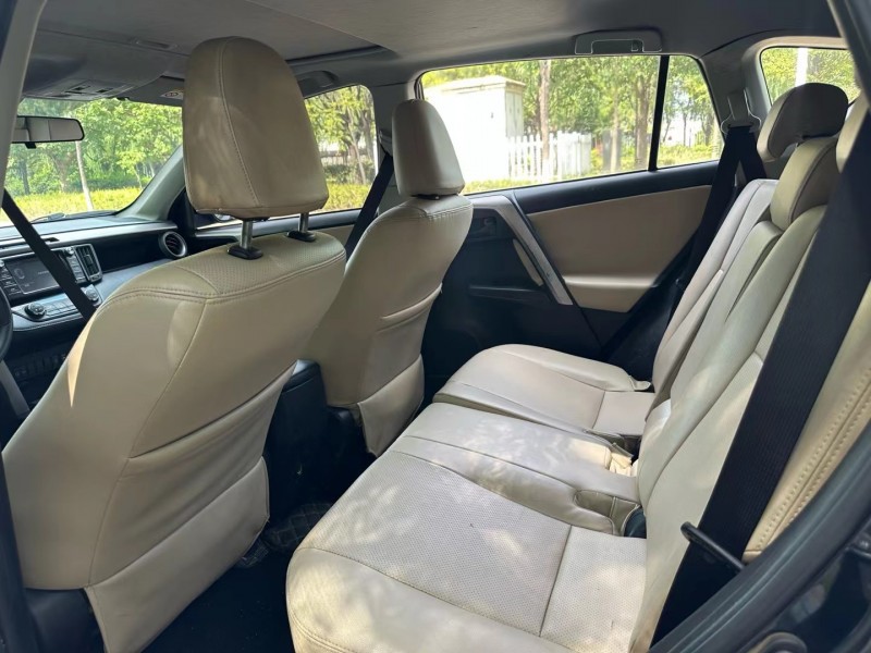 青岛17年丰田RAV4荣放8