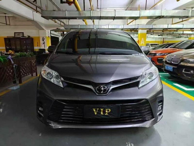 武汉20年丰田塞纳1