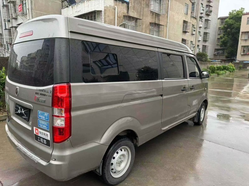 襄阳23年华晨海狮8