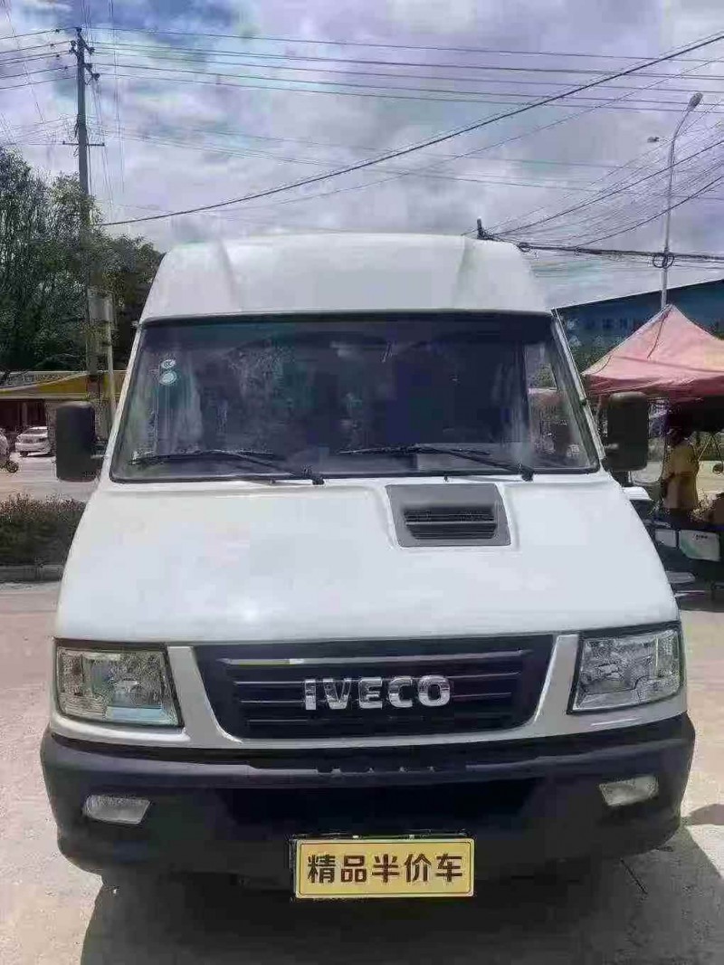 襄阳23年依维柯得意1