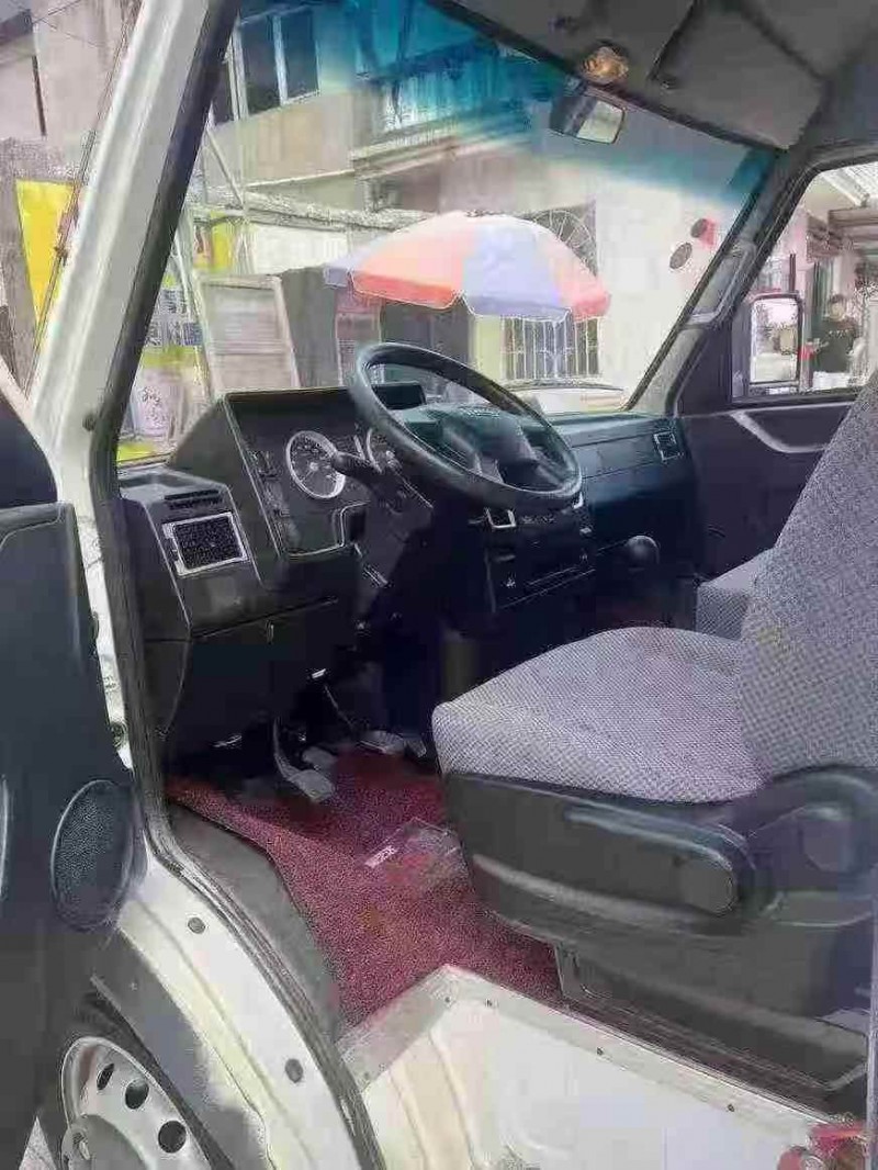 襄阳23年依维柯得意7