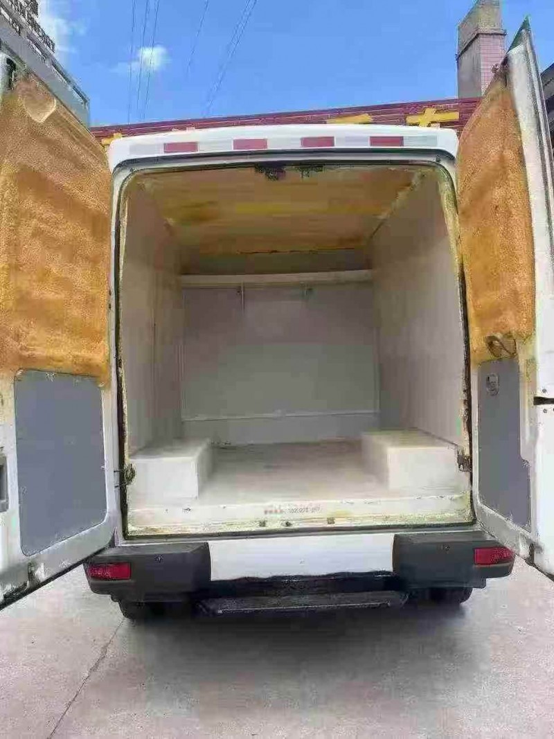 襄阳23年依维柯得意9