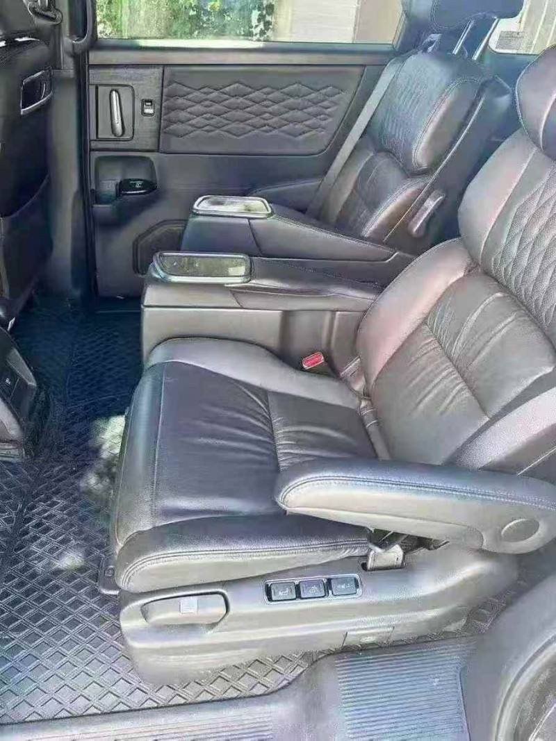 襄阳24年本田艾力绅5