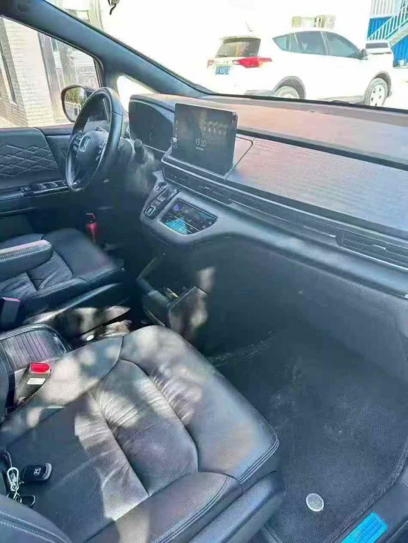 襄阳24年本田艾力绅7