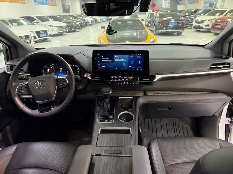 廊坊23年丰田塞纳5