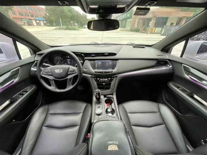 襄阳21年凯迪拉克XT58