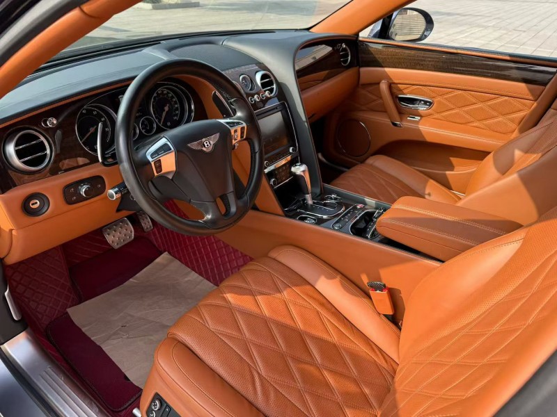 唐山17年宾利飞驰2