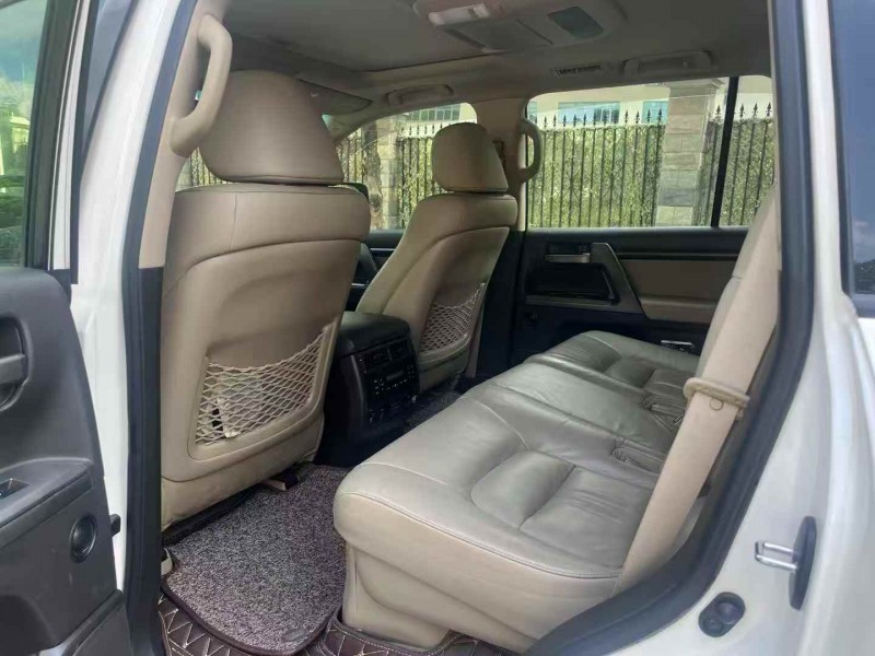 深圳10年丰田兰德酷路泽4