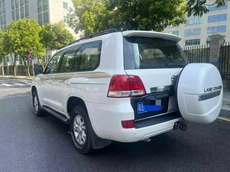 深圳10年丰田兰德酷路泽7